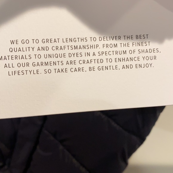 NEW Ugg Women’s Puffer Navy Vest - Picture 6 of 8